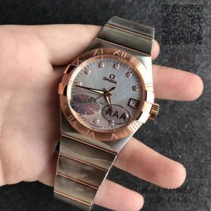 手动调整：按下时分调整按钮，转动表冠至所需时间。